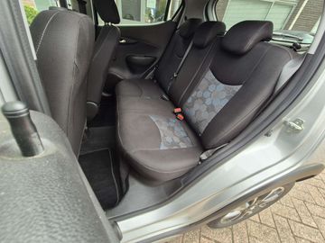 Car image 32