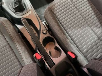 Car image 37