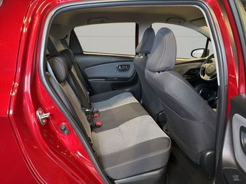 Car image 11