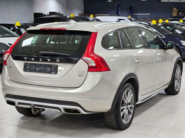 Volvo V60 Cross Country D3 110 kW image number 4