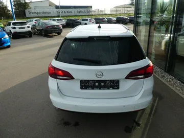 Car image 27