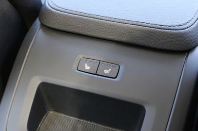 Car image 37