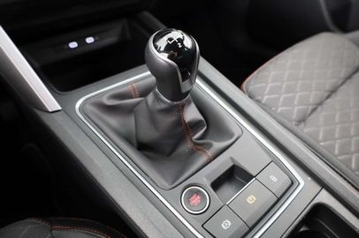 Car image 24