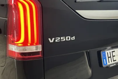 Car image 45
