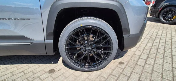 Car image 46