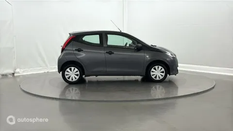 Car image 4