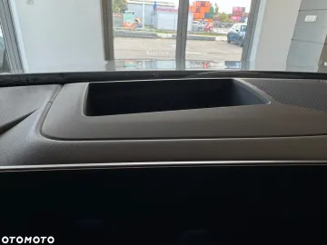 Car image 39