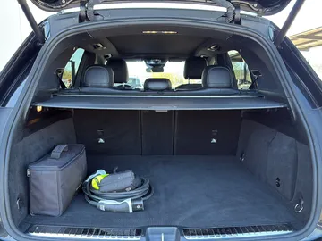 Car image 33