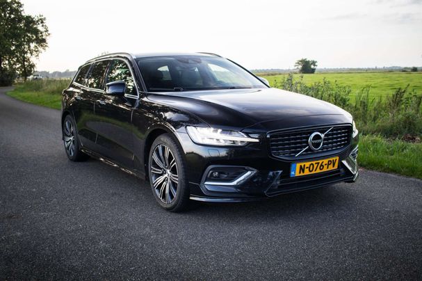 Volvo V60 D4 R-Design 140 kW image number 22