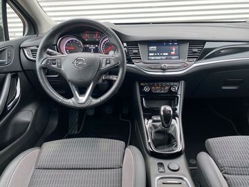 Car image 10