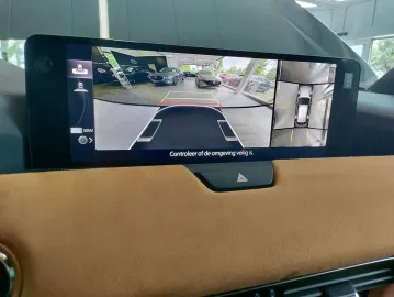 Car image 32