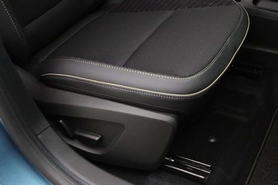 Car image 37