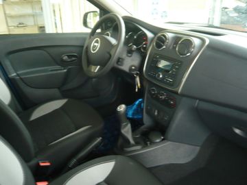 Car image 12