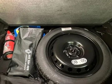 Car image 28