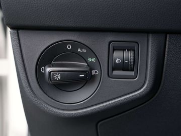 Car image 33