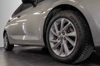 Car image 20