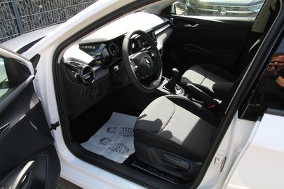 Car image 13