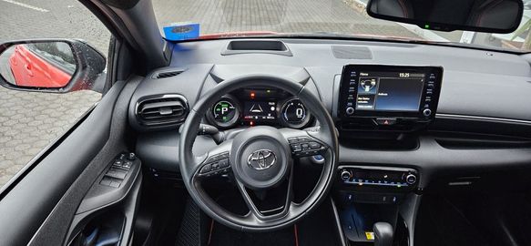 Car image 11