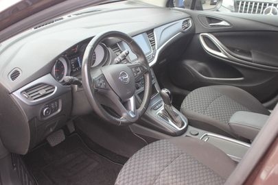 Car image 8