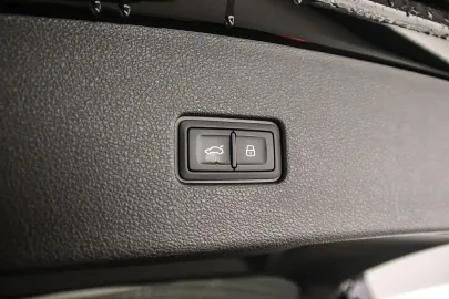 Car image 41