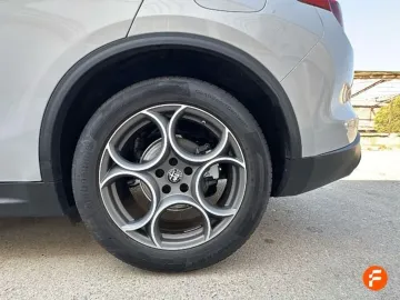 Car image 28