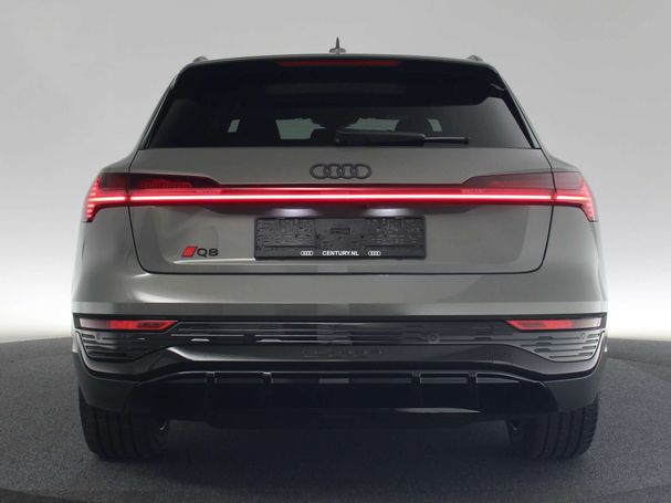 Audi Q8 50 e-tron 95 kWh 250 kW image number 7