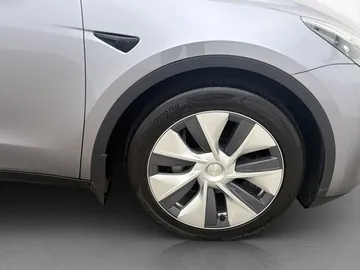 Car image 36