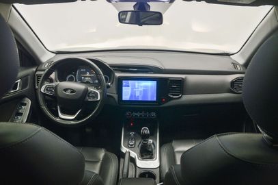 Car image 25