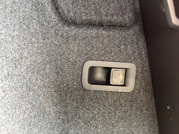 Car image 35