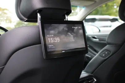 Car image 49