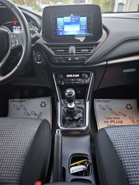 Car image 25