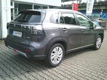 Car image 25