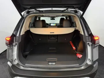 Car image 36