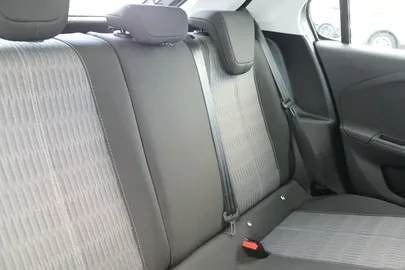 Car image 24