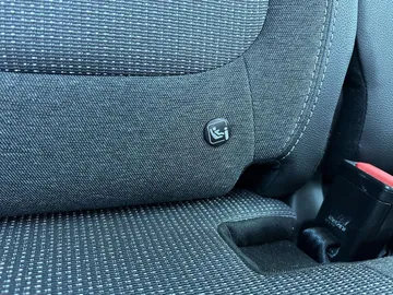 Car image 22