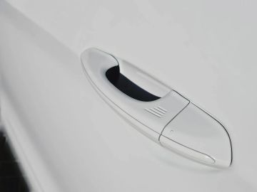 Car image 38