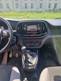 Car image 23