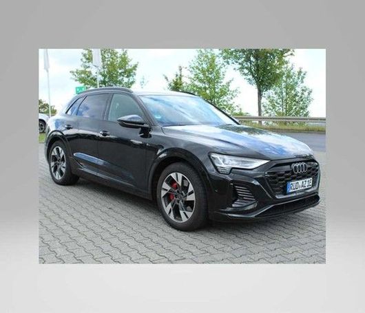 Audi Q8 55 quattro e-tron S-line 300 kW image number 6