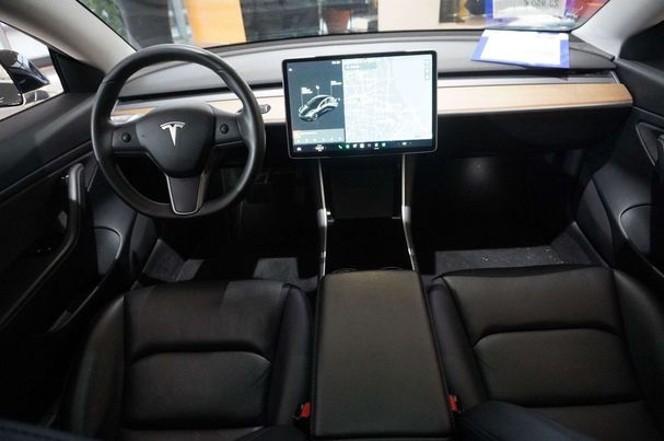 Tesla Model 3 Long Range AWD 324 kW image number 24