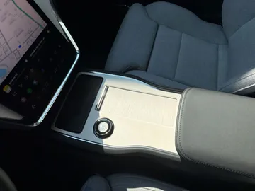 Car image 29