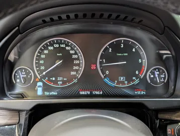 Car image 33