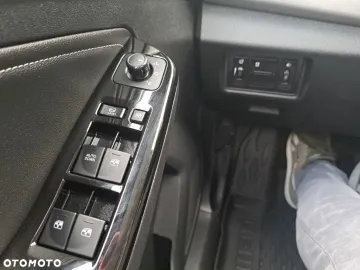 Car image 34