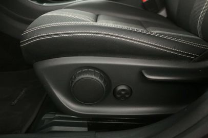 Car image 29