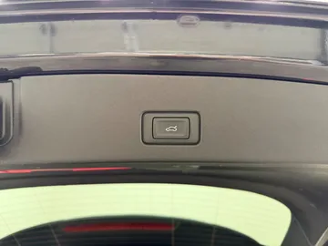 Car image 46