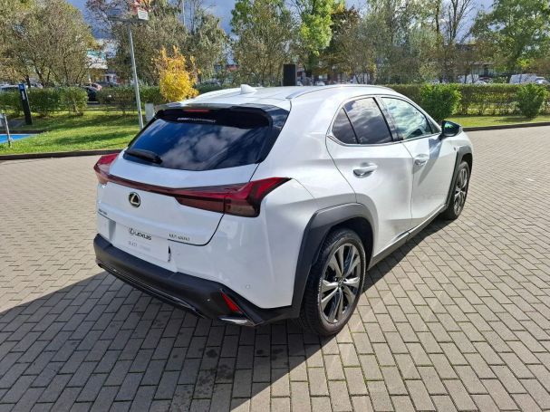 Lexus UX 127 kW image number 3