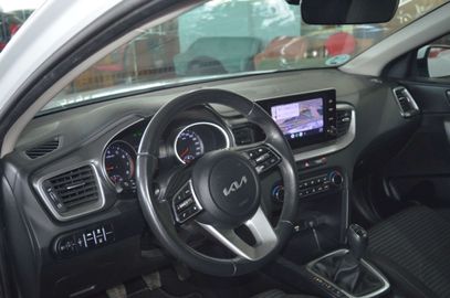 Car image 37