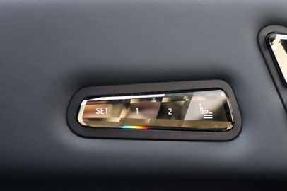 Car image 33