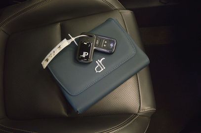 Car image 30