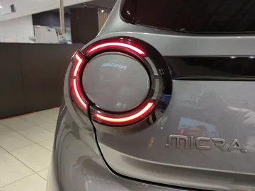 Car image 23