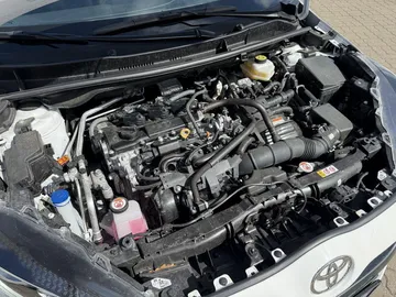 Car image 26